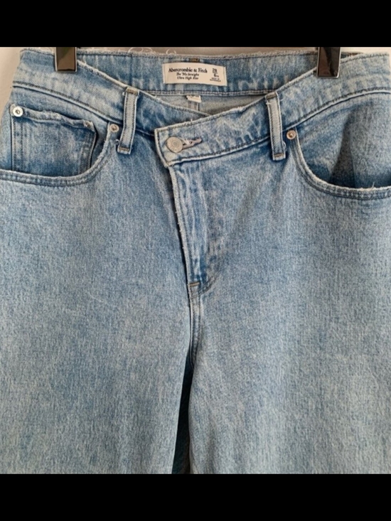 Abercrombie & Fitch Denim - Abercrombie & Fitch Curve Love Ultra High Rise 90s Straight Jeans